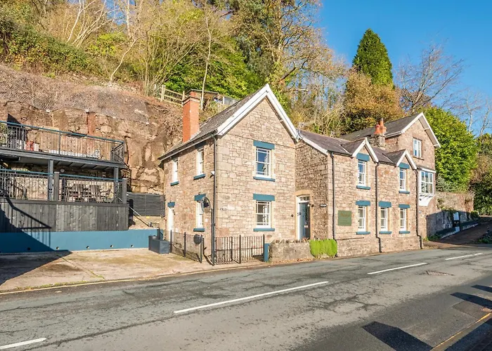 Holmleigh Cottage